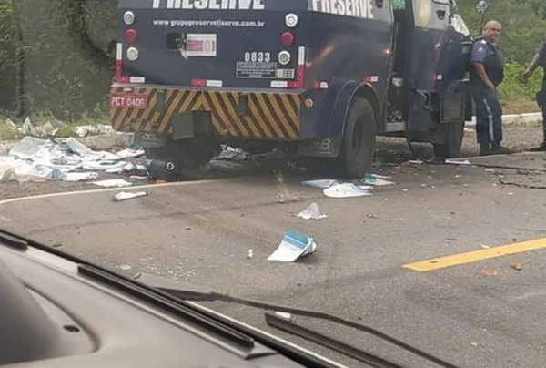 Suspeitos de assalto a carro-forte morrem após confronto com a polícia