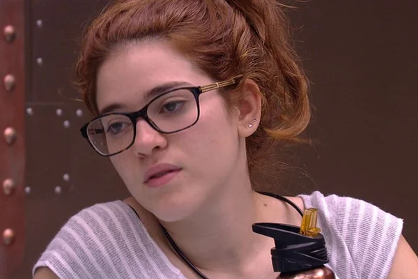 Ana Clara aconselha Gleici e diz para sister votar em Paula