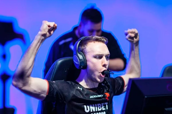 gla1ve comemora vitória no CS:GO