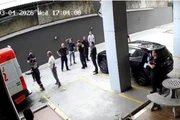 Ambulância deixou o local com o corpo de Luiz Felipe Mourão e se encaminhou ao hospital Ambulância deixou o local com o corpo de Luiz Felipe Mourão e se encaminhou ao hospital