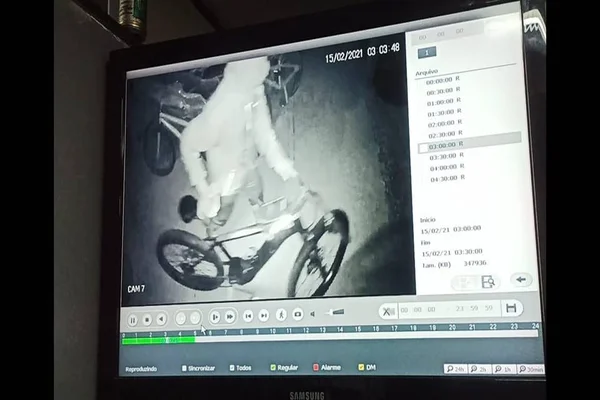 PMDF apreende dupla durante furto de bicicletas em comércio da Asa Sul