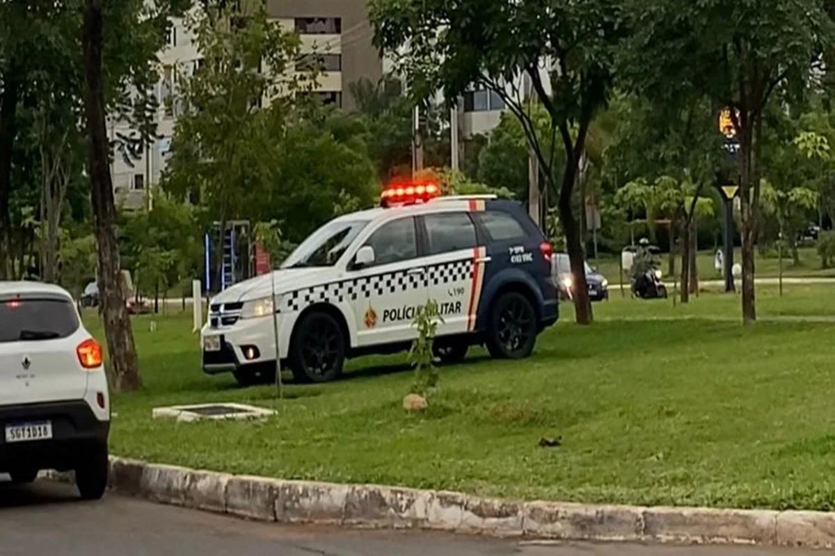 Ato impulsionado pela hashtag #AnulaEnem reúne jovens que denunciam perda de isonomia no exame