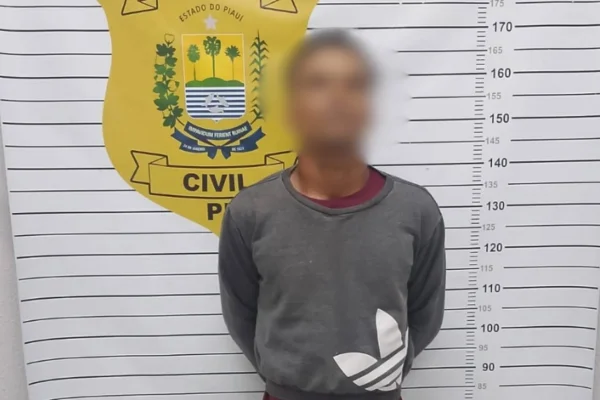 Imagem colorida, Homem tenta matar sobrinho e se esconde sob lençol para não ser preso- Metrópoles