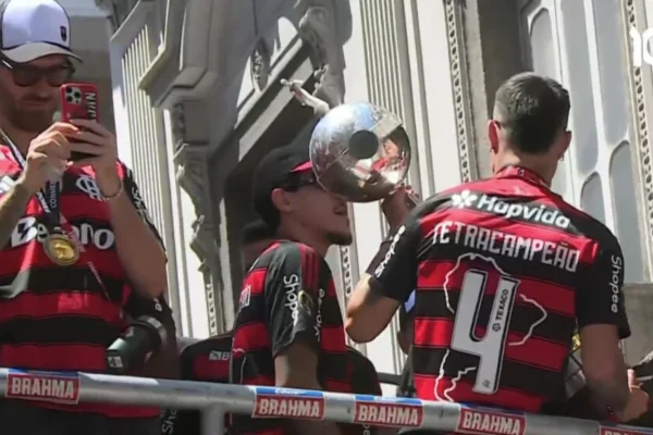 Troféu da Libertadores quebrado pode “amaldiçoar” o Flamengo. Entenda