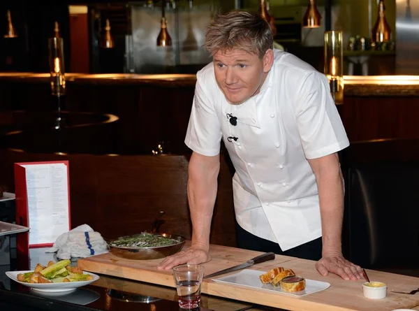 Chef do Hell’s Kitchen emagrece mais de 20 kg para disputa de triatlo