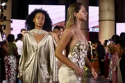 Metrópoles Catwalk une moda, música e saberes ancestrais na 3ª noite; veja - imagem 2 Metrópoles Catwalk une moda, música e saberes ancestrais na 3ª noite; veja - imagem 2
