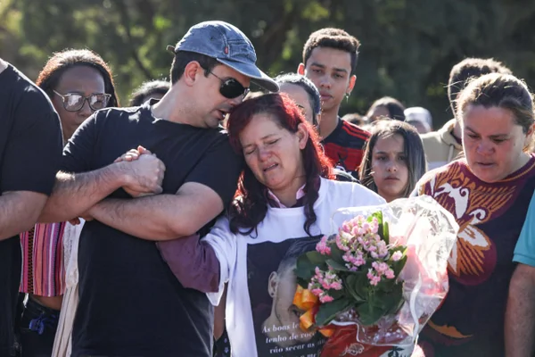 “Vítima da omissão”, diz pai de jovem eletrocutado ao jogar futsal