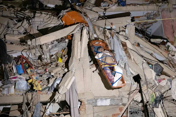 Zelensky oferece ajuda da Ucrânia após terremotos na Venezuela - destaque galeria
