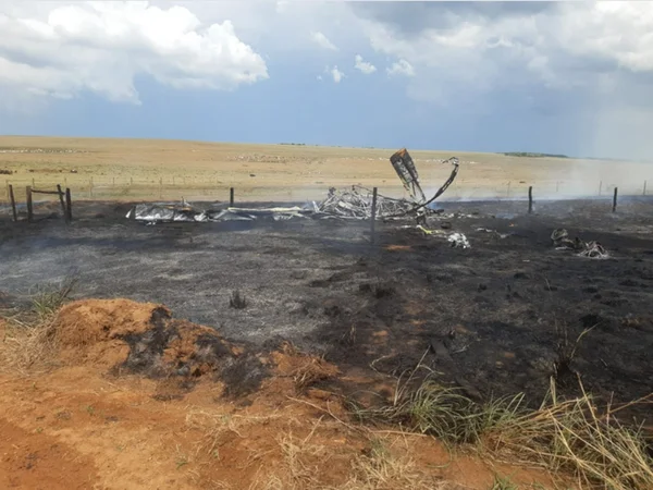 imagem colorida de Piloto morre em queda de avião agrícola em Campo Novo do Parecis