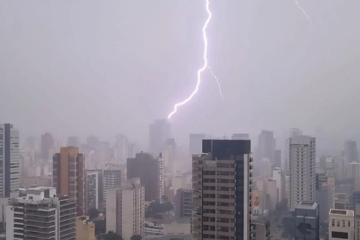 Defesa Civil monta Gabinete de Crise após previsão de ventania em SP