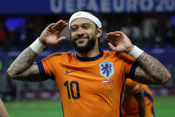Imagem colorida de Memphis Depay