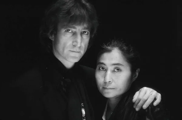 Yoko Ono produz filme sobre seu relacionamento com John Lennon