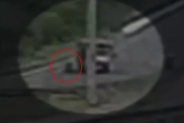 Caminhão desgovernado atropela e mata motociclista