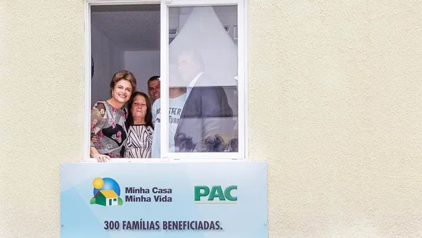 Dilma é ‘esquecida’ em entrega de residências do Minha Casa Minha Vida em Goiás
