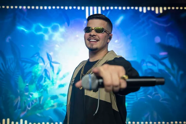 Foto colorida da quarta temporada de Sintonia mostrando Jottapê, que vive MC Doni- Metrópoles