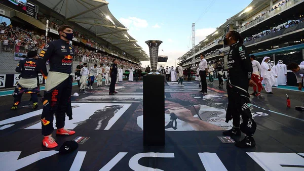 Mercedes protocola dois protestos na FIA após título de Verstappen