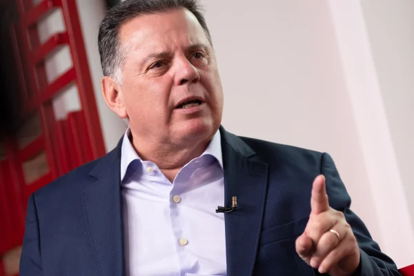 Ex-governador do GO, Marconi Perillo, é entrevistado no estúdio do portal Metrópoles
