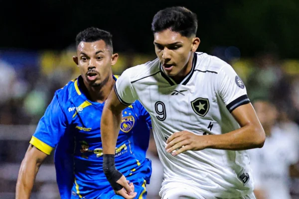 Foto colorida de sampaio correa e botafogo - metrópoles