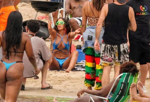 Anitta Piscinão de Ramos