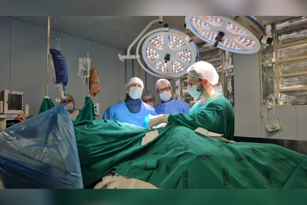 Fhemig realiza primeira aplicação de polilaminina em paciente do SUS - Barbacena - MG