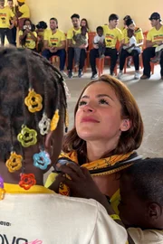 Nathalia Valente em missão humanitária na África. Nathalia Valente em missão humanitária na África.