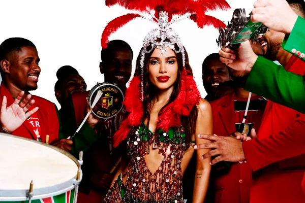 Anitta é a nova rainha de bateria da Grande Rio