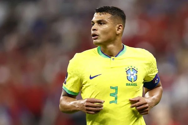 Thiago Silva durante jogo contra Sérvia - Metrópoles