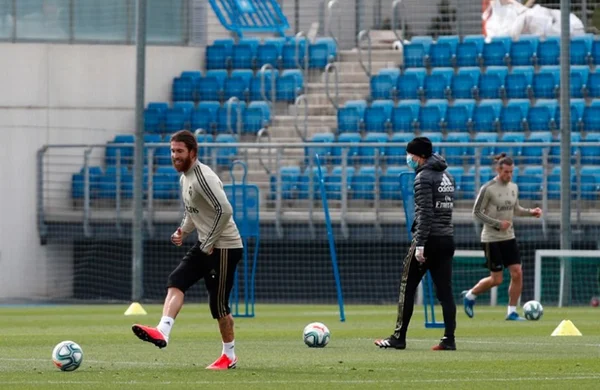 Sergio Ramos e Zidane em treino do Real Madrid