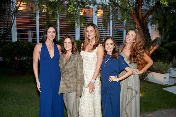 Etiqueta Barbara Bela reúne clientes e amigas em agradável coquetel no Lago Sul