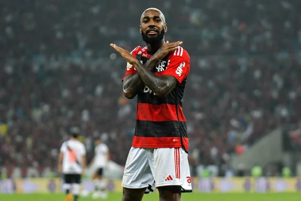 Gerson, do Flamengo, desentende-se com torcedor: “Quer aparecer”