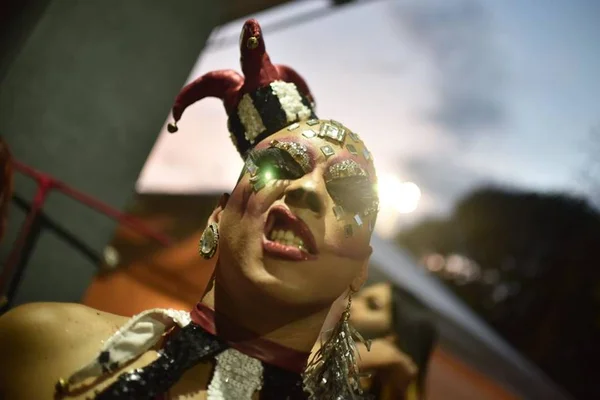 Bloco alternativo movimenta a noite do Setor Carnavalesco Sul