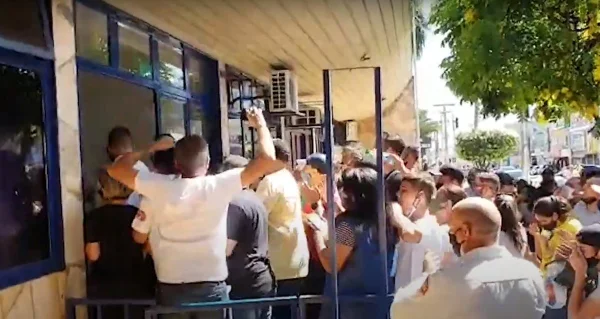 Manifestação na prefeitura de Caldas Novas