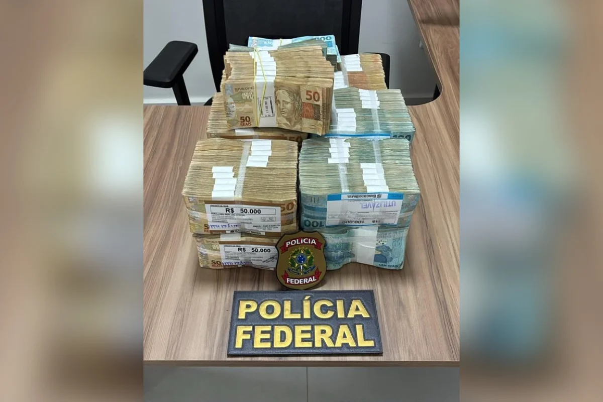 PF flagra saque de R$ 400 mil suspeitos de favorecer campanha de candidato