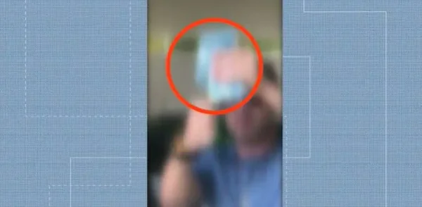 Vídeo: investigado por fraude em SC queima dinheiro e ostenta luxos