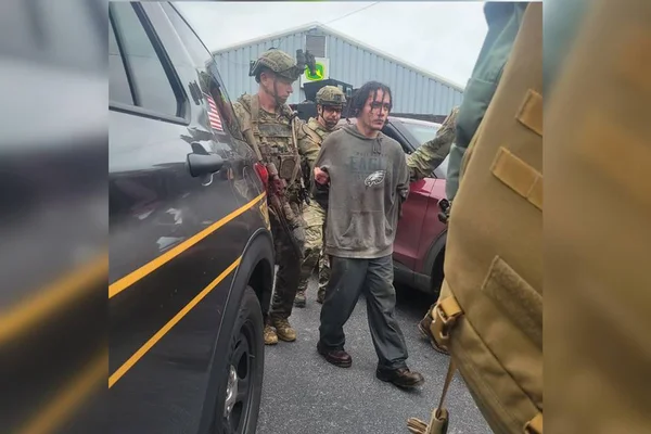 Imagem colorida da captura de Danilo Cavalcante, brasileiro foragido nos EUA após matar ex-companheira - Metrópoles