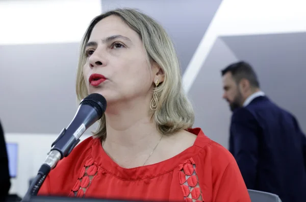 Deputada Beatriz Cerqueira
