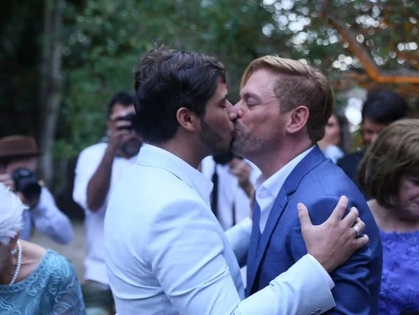 Veja fotos incríveis do casamento de Bruno Chateaubriand e Diogo Bocca