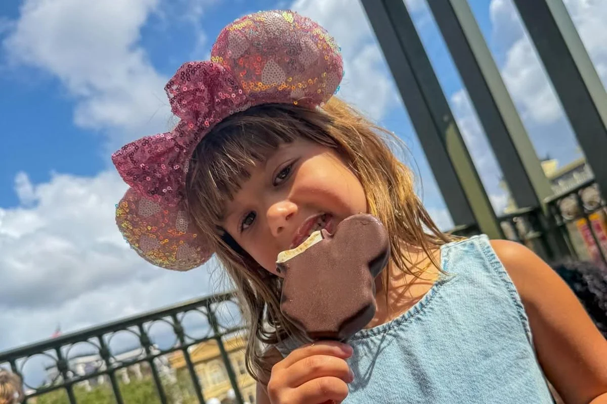 Virginia abre álbum de fotos com os filhos na Disney Virginia abre álbum de fotos com os filhos na Disney