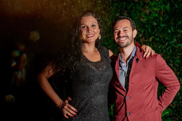 Maristela Valadares homenageia Lui Veronese com jantar dançante