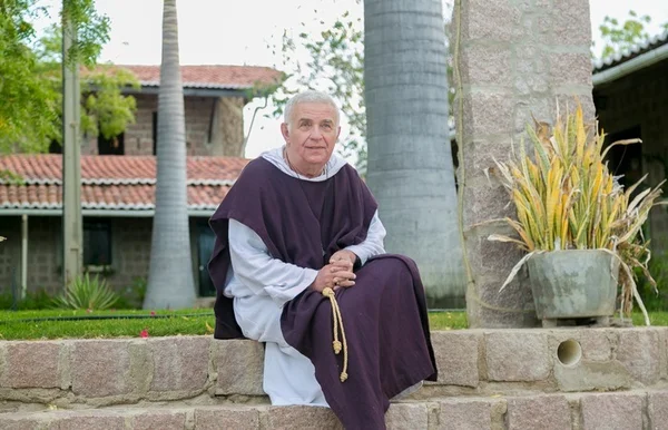 Mulher acusa padre Airton de participar de estupro em Pernambuco