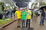Família foi ao evento para reclamar do Supremo: "Nossa Justiça é uma vergonha" Família foi ao evento para reclamar do Supremo: "Nossa Justiça é uma vergonha"