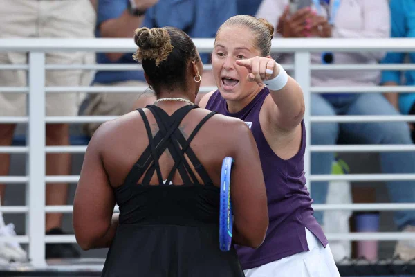 Imagem colorida de Ostapenko e Townsed - Metrópoles
