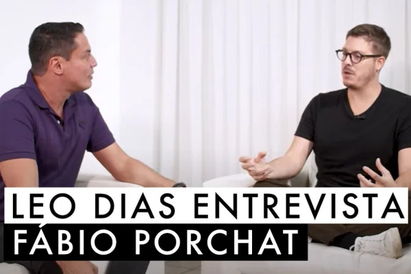 Porchat fala de Record, política e limite de humor: “Rir de quem bate”