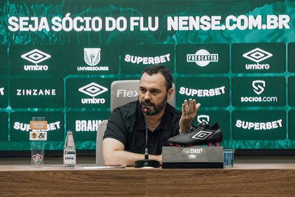 Imagem colorida coletiva Mário Bittencourt, presidente do Fluminense- Metrópoles