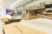 Salas de hemodiálise modernas, equipadas com tecnologia de ponta para o cuidado renal