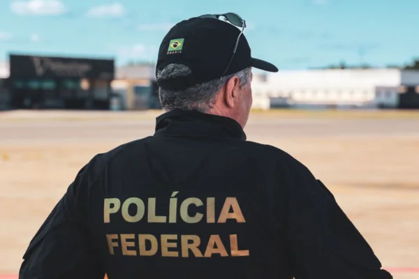 Prioridade em entrega de equipamentos opõe delegados e sindicato da PF