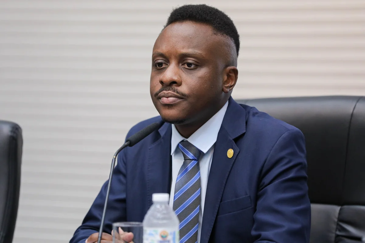 Deputado do Missão pede ao MPF para barrar suspensão do Discord