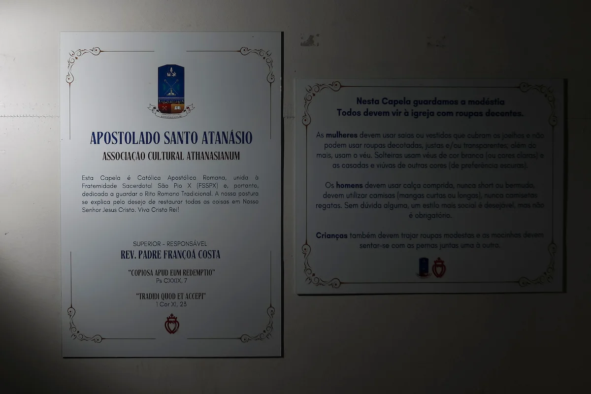 A cisma e excomungação do padre Françoá Costa ocorreram, pois ele considera-se, desde abril do ano passado, aderente à FSSPX A cisma e excomungação do padre Françoá Costa ocorreram, pois ele considera-se, desde abril do ano passado, aderente à FSSPX