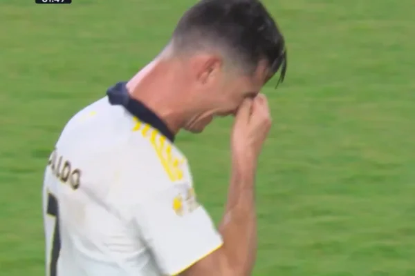 Cristiano Ronaldo chora ao marcar gol do título saudita pelo Al-Nassr