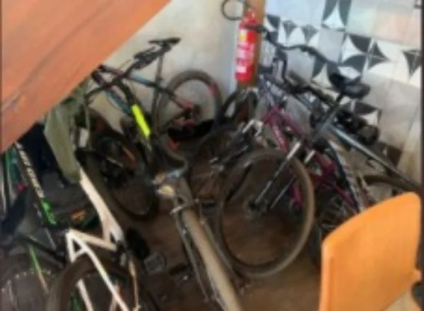 Casal reclama da falta de bicicletário e recebe resposta “rude” de academia
